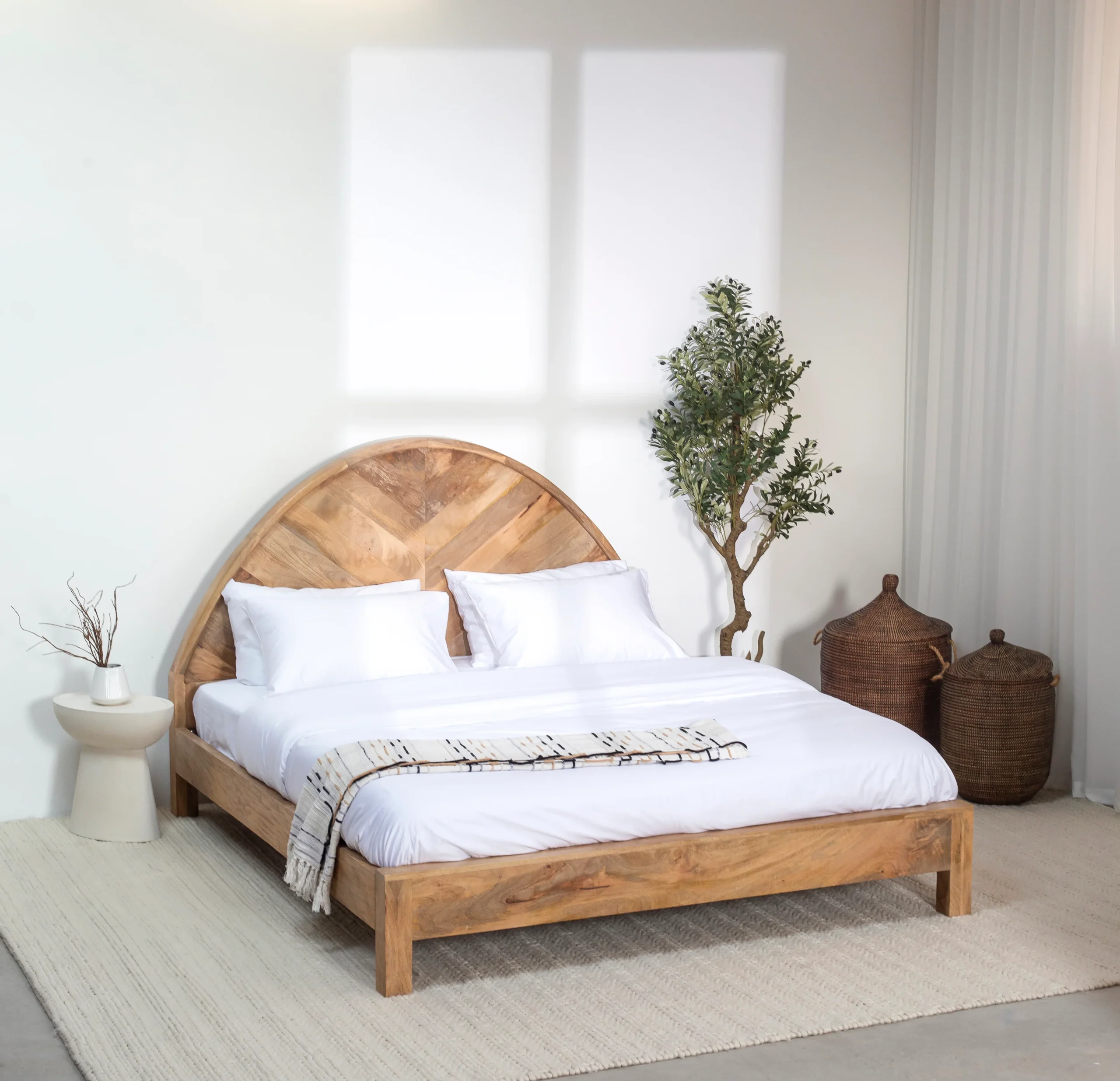 FKODE_HK-1137 Mango Wood Bed with Integrated Bed Seat